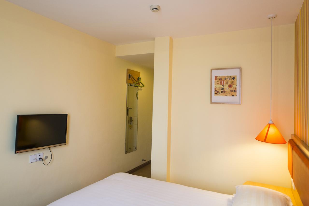 Home Inn Tianjin Weijin Road Tianjin University Экстерьер фото